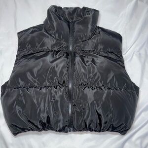 SHEIN  Black cropped Puffer vest